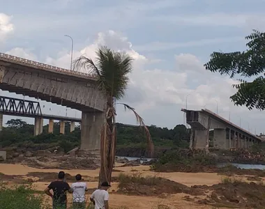 Desabamento ocorreu neste domingo (22)