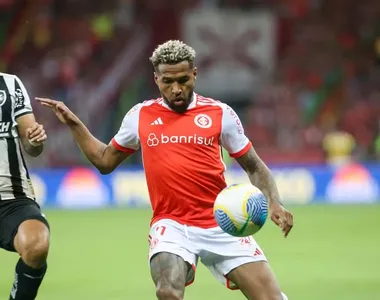 Wesley, atacante do Internacional, com passagem pelo Vitória