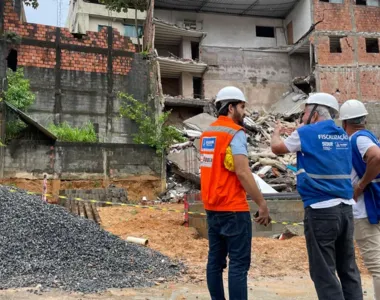 Salvador amanheceu, neste domingo (12), debaixo d’água