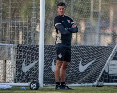 Thiago Carpini, técnico do Vitória