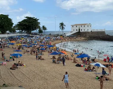 Faixa de areia ficou mais visível nesta quarta