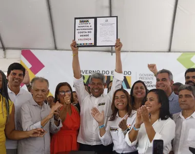 Jerônimo reuniu mais de 20 prefeitos e cerca de 10 deputados durante agenda em Valença