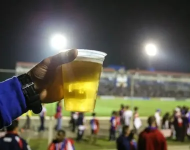 Vendas de bebidas alcoólocas estão proibidas nos estádios de futebol do Brasil