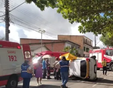 Acidente resultou em danos nos veículos envolvidos