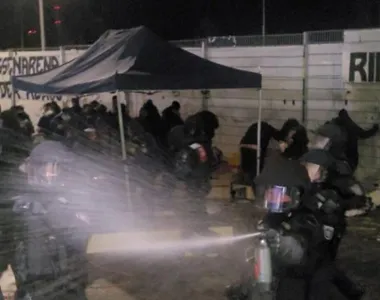 Confronto entre torcedores e policiais ocorreu na Alemanha