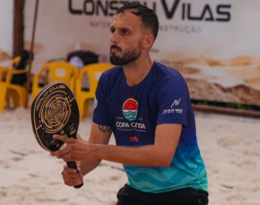 Em meio à vida corrida no jornalismo, repórter Fábio Gomes pratica beach tennis