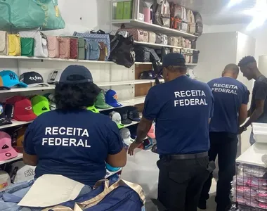 Foram apreendidos quase R$ 230 mil em um estabelecimento de Salvador