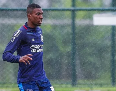 Zagueiro Kanu, em treino do Bahia, em São Paulo