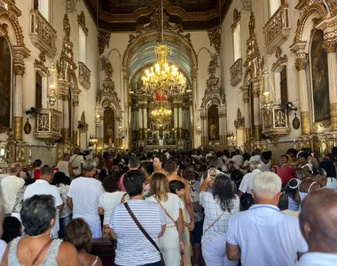 Baianos e turistas depositam a fé no Senhor do Bonfim