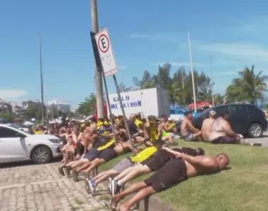 Mais de 200 torcedores foram detidos pela polícia