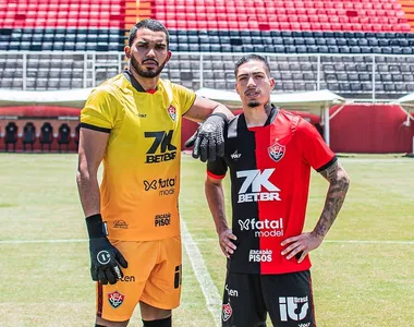 Novo uniforme faz referência aos cinco títulos do clube na competição