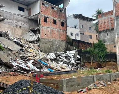 Trabalhadores atuavam no local antes do desabamento