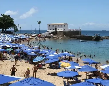 Praia do Porto da Barra, em Salvador