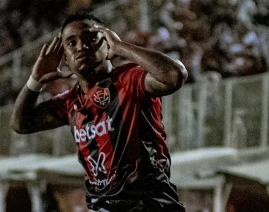 Atacante deu a volta por cima na equipe rubro-negra