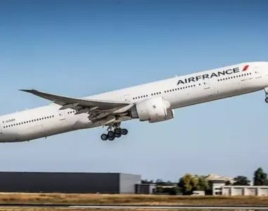 O voo da Air France tinha destino o Rio de Janeiro