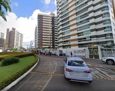 Mulher e seu cachorro ficaram presos no 13º andar