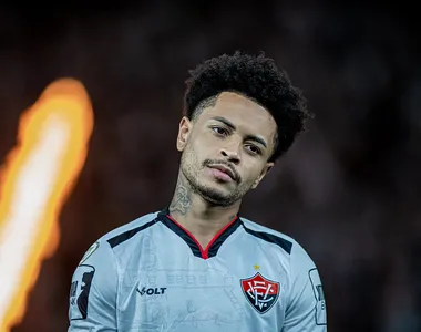 Matheusinho sofreu uma lesão no tornozelo ainda no primeiro tempo da partida