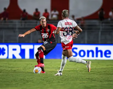 Vitória vai ao Rei Pelé e empata com o CRB