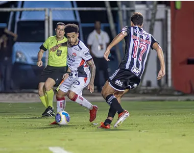 Vitória venceu o Atlético-MG no primeiro turno por 4 a 2, no Barradão