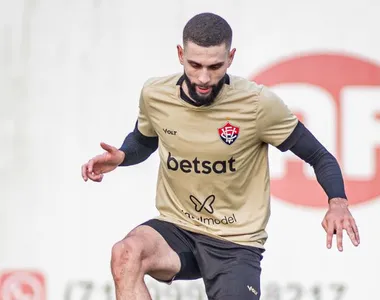 Wagner Leonardo em treino na Toca do Leão