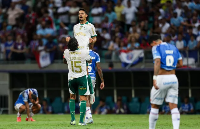 Imagem ilustrativa da imagem Queda livre! Bahia leva virada do Palmeiras na Fonte e vê vaga na Libertadores indo embora