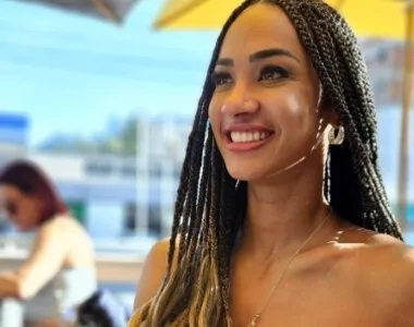 Aline curtindo barzinho carioca