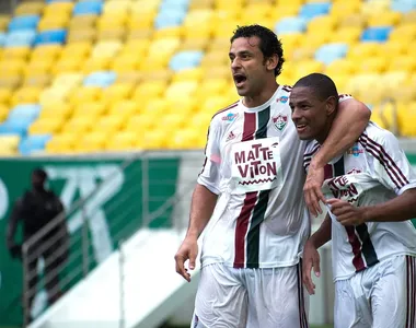 Robert (D) fez 13 jogos pelo Fluminense