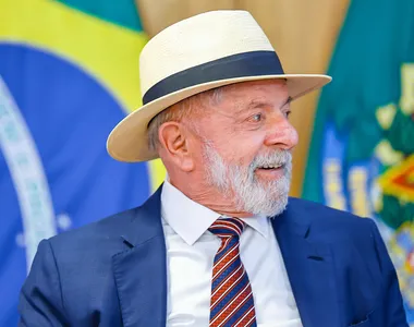 Lula busca retomar as rédeas da comunicação do governo