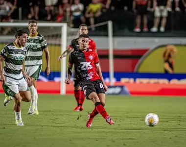 Baralhas, meio-campista do Vitória