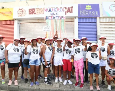 Grupo é formado por mulheres que fazem aulas de zumba