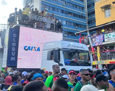 Olodum agita multidão no Circuito Dodô