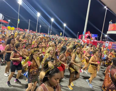 Mulherada caiu na folia