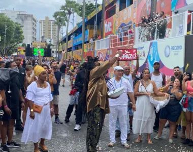 Tradicional ritual de abertura pede por paz