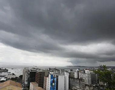 Céu nublado já deixa os soteropolitanos no medo