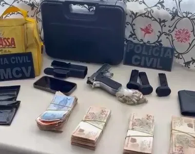 Materiais apreendidos com o suspeito