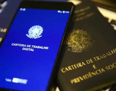 Carteira de Trabalho digital e na versão impressa