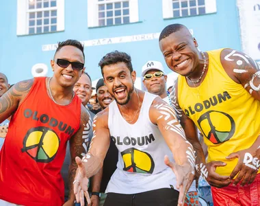 Bruno Magnata, Lincoln Senna e Escandurras no videoclipe de 'É a Bahia'