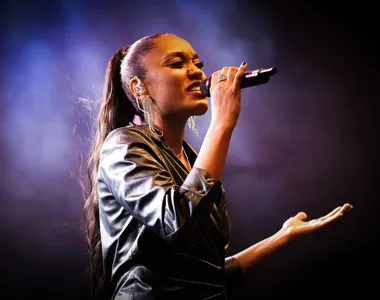 Cantora Amanda Xavier