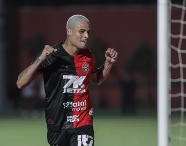 Janderson brocou o único gol da partida em Salvador