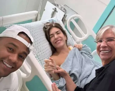 Os medicamentos que ela precisou tomar durante a recuperação a mantiveram longe das redes sociais