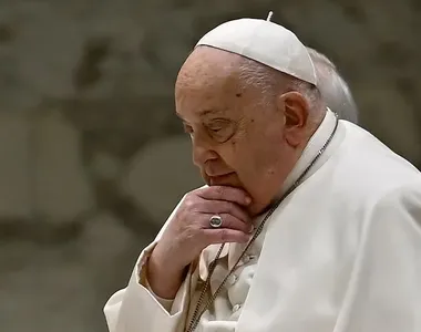 Papa Francisco está internado no Hospital Gemelli, em Roma