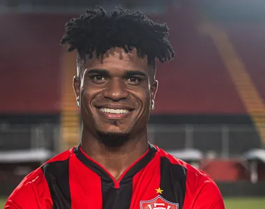 Jamerson é anunciado pelo Vitória