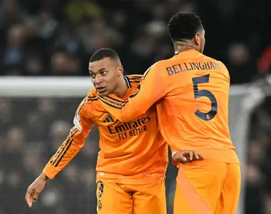 Mbappé e Bellingham comemoram gol do Real Madrid contra o Manchester City