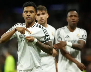 Rodrygo comemora golaço que abriu o placar para o Real Madrid