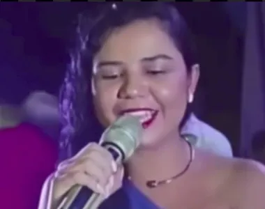 Secretária não permitiu que mexessem na caixa com os nomes que seriam sorteados