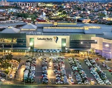 Durante a queda de energia, o shopping ficou escuro 'feito breu'