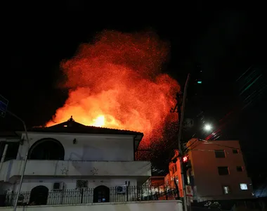 Fogo teve início por volta das 19h20