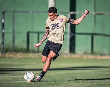 Gabriel Baralhas participou do treino com o elenco rubro-negro
