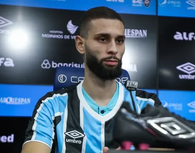 Wagner Leonardo durante apresentação como novo jogador do Grêmio