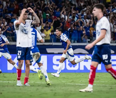 Imagem ilustrativa da imagem No seu pior jogo do ano, Bahia é derrotado com todos os méritos pelo Cruzeiro